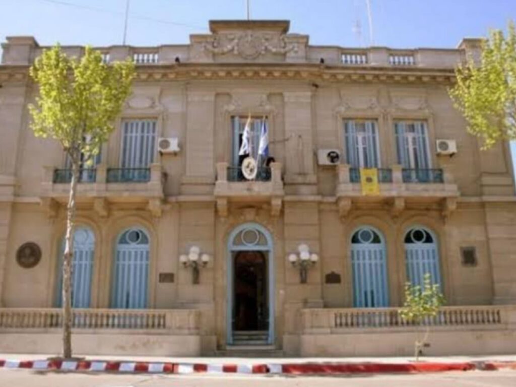 Justicia condena a la Intendencia a abonar por tres contratos rescindidos