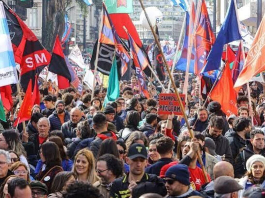 Paro de trabajadores de empresas públicas por presupuesto y contra los recortes