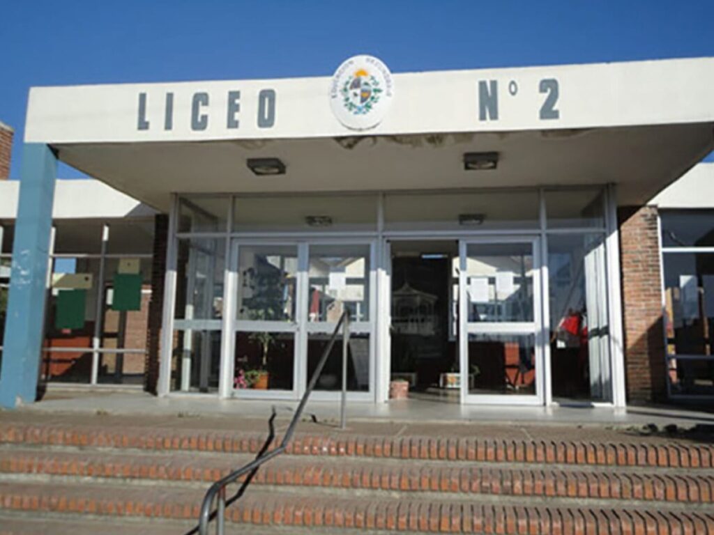 Liceo Nocturno de Fray Bentos comenzó con 130 alumnos