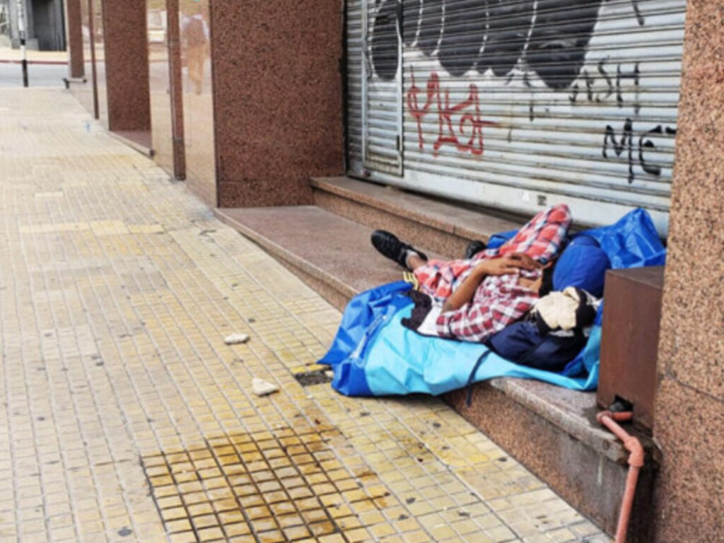 Indigencia y pobreza infantil preocupan tan solo al 1% de los uruguayos