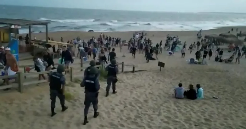 Prefectura dispersó una fiesta en playa La Pedrera con cerca de 600 personas