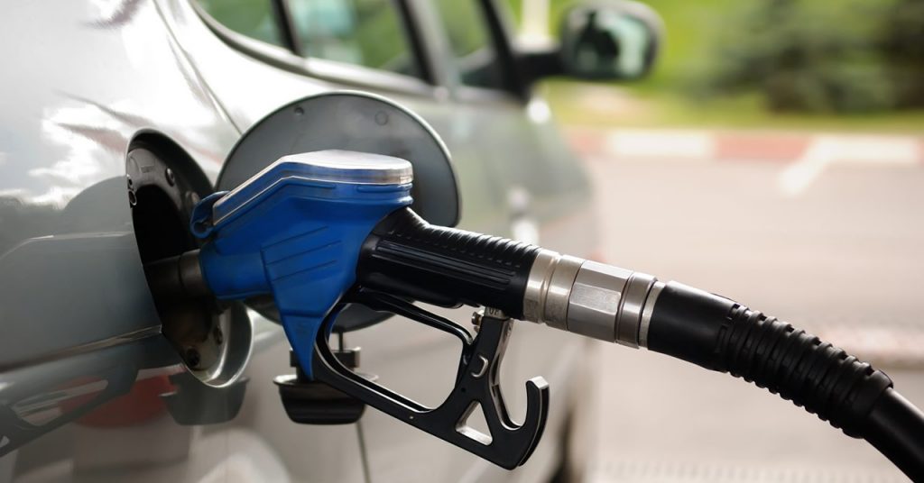 Eliminarían descuento a las naftas en frontera con Argentina