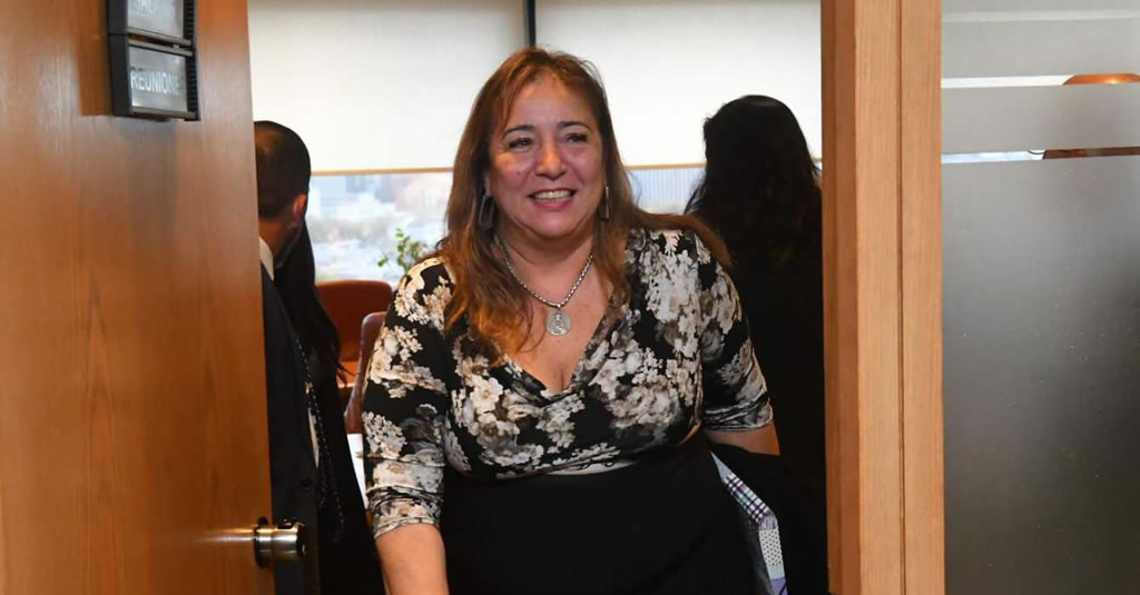 Irene Moreira: "Quizás no fue una decisión acertada" la entrega de viviendas