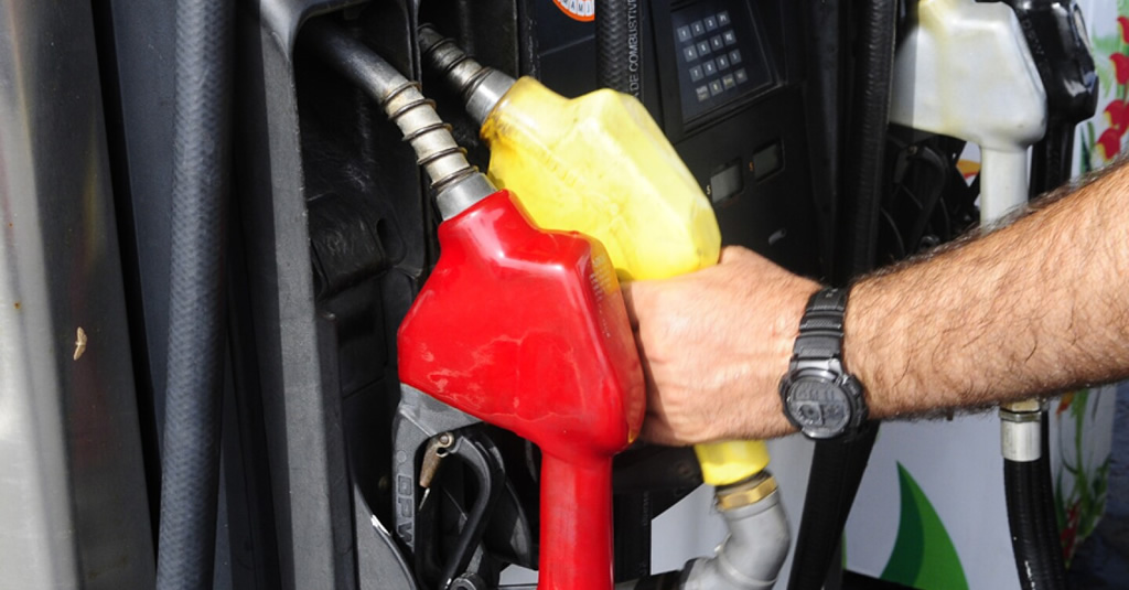 Precio del gasoil bajó $ 4 y la nafta súper bajó $ 2