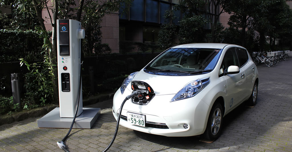 Llegó el primer puesto de recarga eléctrica de autos