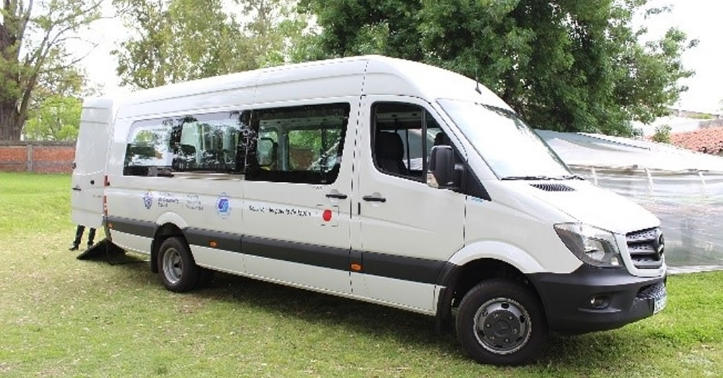 Embajada de Japón donó vehículo de traslado al Municipio de Young