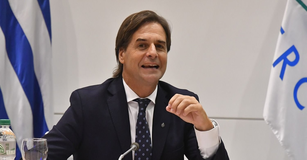 Lacalle Pou recibe el Premio Gold Insigne en Estados Unidos