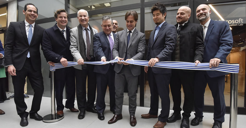 Lacalle Pou inauguró el primer Laboratorio de IA de Microsoft en la región