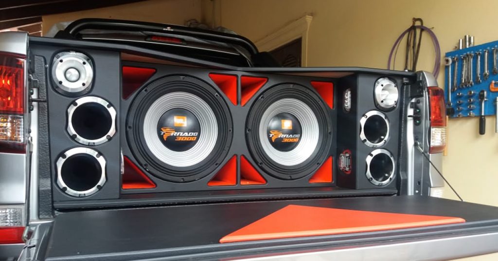 En Young se avanza en la búsqueda de un lugar para los vehículos con amplificadores de música